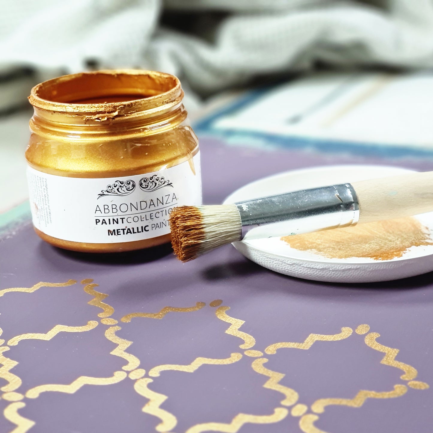 Abbondanza Metallic Paint Rich Gold Schablonieren